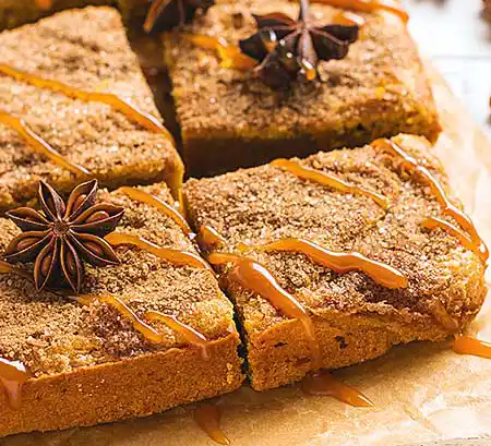 Weihnachts-Blondies mit Zimt.