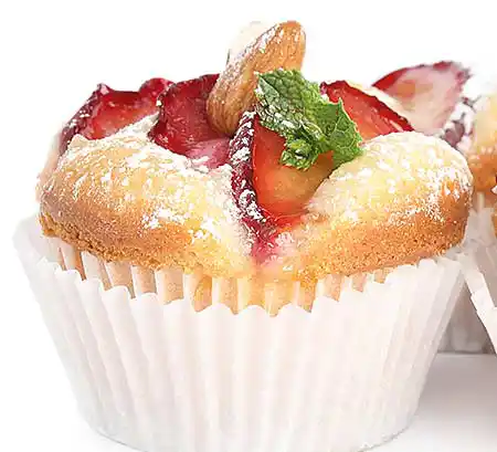 Zwetschgen-Muffin mit heller Schokolade.