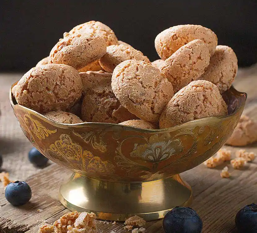 Schale mit feinem italienischem Gebäck.