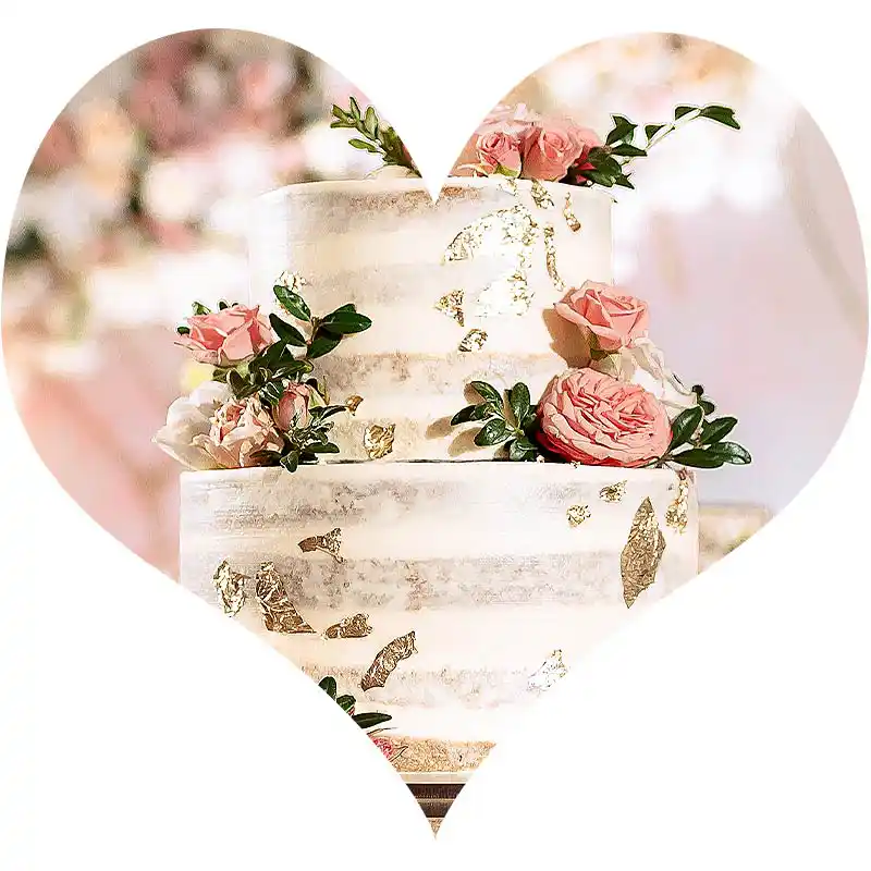 Hochzeitstorte mit Blumen.